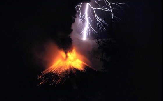 Seis vulcões entraram em erupção em uma semana