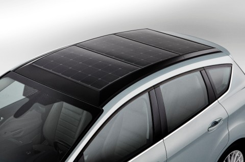 Ford apresenta ao mundo o primeiro automóvel solar