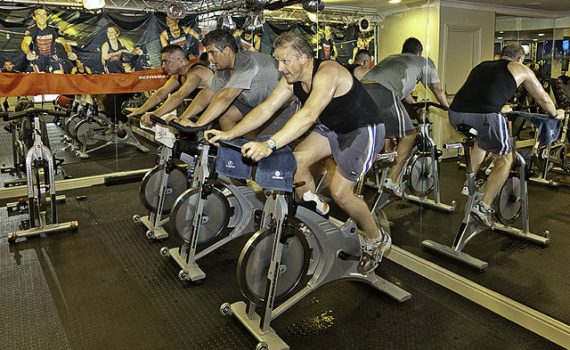Ciclismo indoor poderia melhorar equilíbrio de idosos