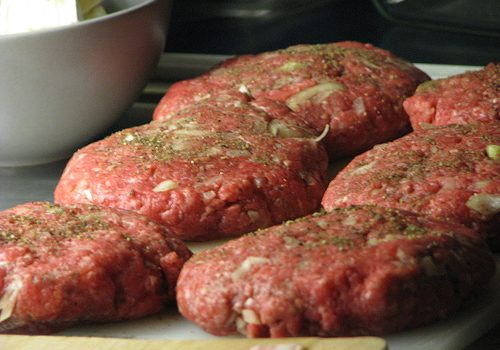 Consumo de carne vermelha poderia aumentar o risco de câncer de mama