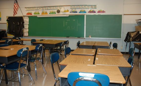 Justiça na Califórnia permite a demissão de professores de escolas públicas