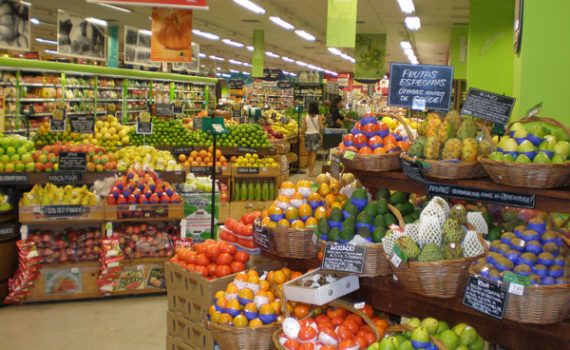 Supermercados em áreas pobres não melhoram alimentação de moradores