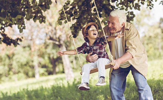 Geriátrico e creche combinam atividades com sucesso