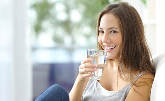Combater a obesidade bebendo água