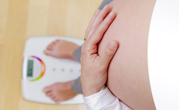 Peso da mãe na gravidez pode afetar o comportamento do filho