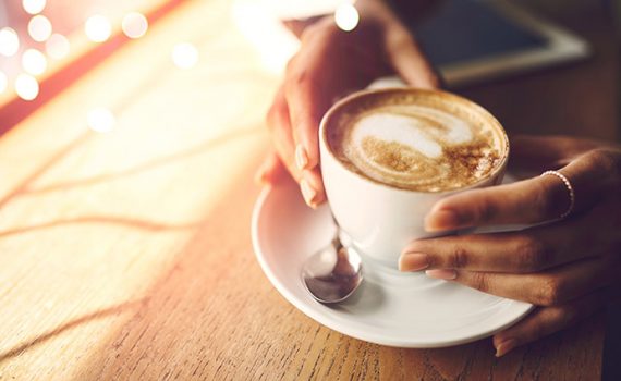 Café, até 3 xícaras ao dia, traz benefícios para a saúde