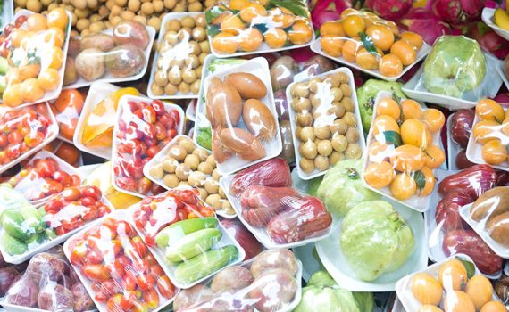Campanha contra excesso de embalagens plásticas nos alimentos