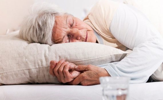 Consumir medicamentos em excesso pode afetar o sono
