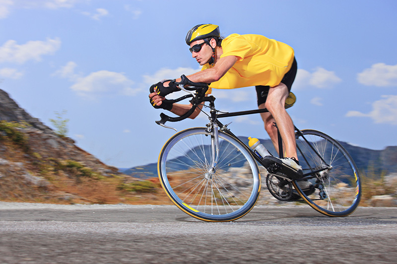 Cafeína melhora desempenho em ciclistas com fadiga mental