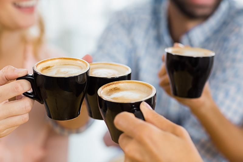 Estudo comprova que beber café pode prolongar a vida