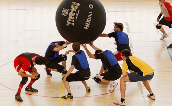 Kin-Ball e Floorball, esportes alternativos para a aula de educação física