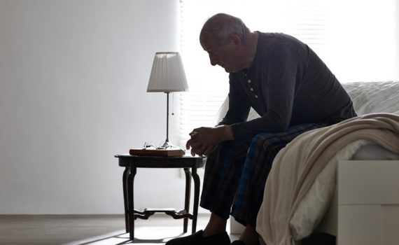 Os idosos que mais sofrem abusos são aqueles com dificuldades econômicas