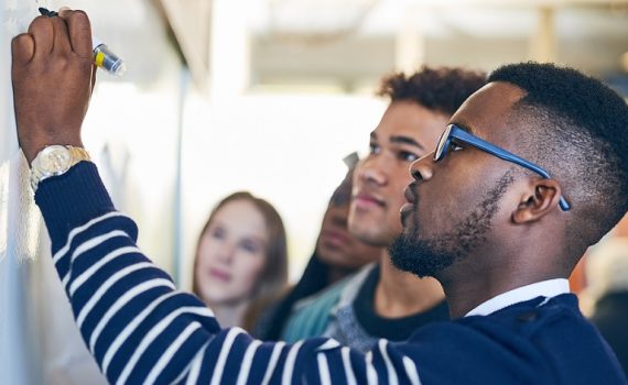 O trabalho por projetos aumenta as habilidades dos estudantes