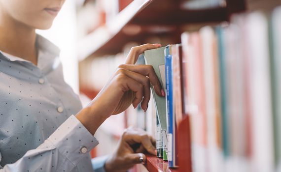 Mudanças nos livros didáticos de ensino médio no Brasil