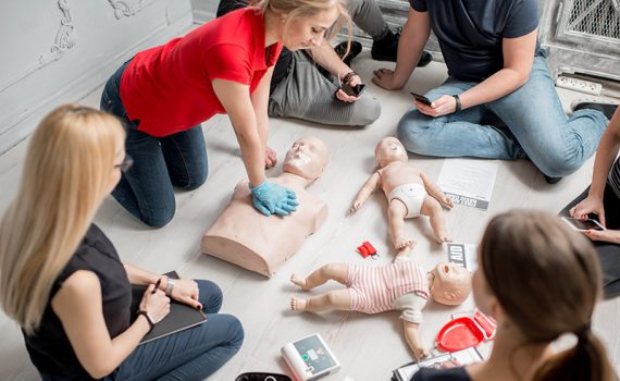 Alunos de Medicina criam treino de reanimação cardiorrespiratória