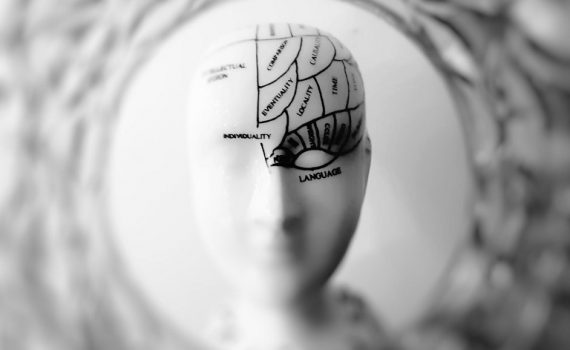 Alzheimer causa atrofia no cérebro antes dos 40 anos