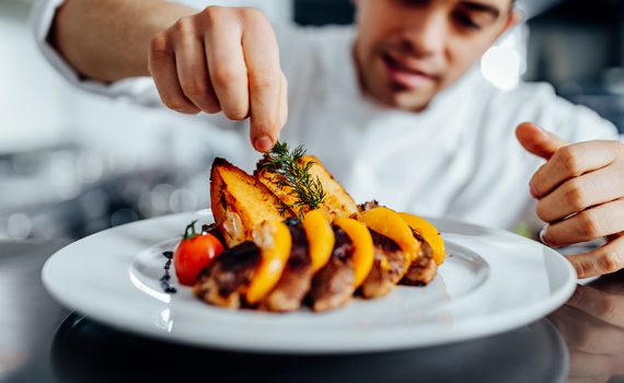 Chefs de cozinha, aliados para uma alimentação saudável e sustentável