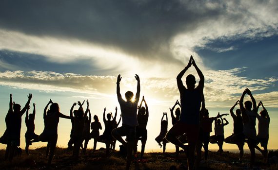 Aulas abertas reúnem milhares de praticantes de Yoga