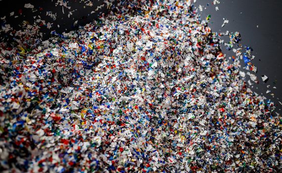 Estima-se que ingerimos mais de 50 mil partículas de plástico por ano