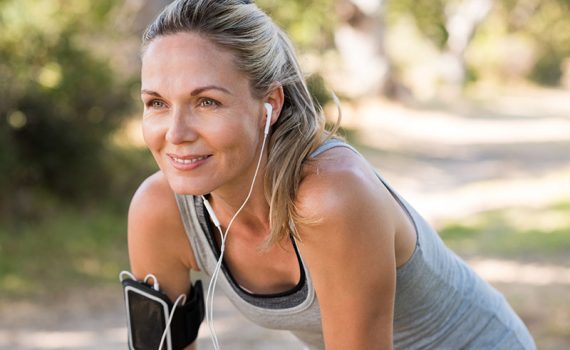 Escutar música durante o treino: vantagens e cuidados