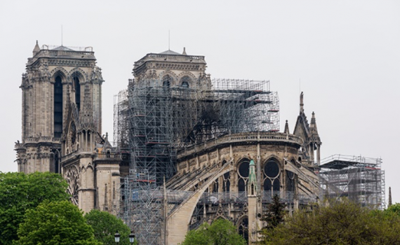 Progresso na reconstrução da Notre-Dame, na França