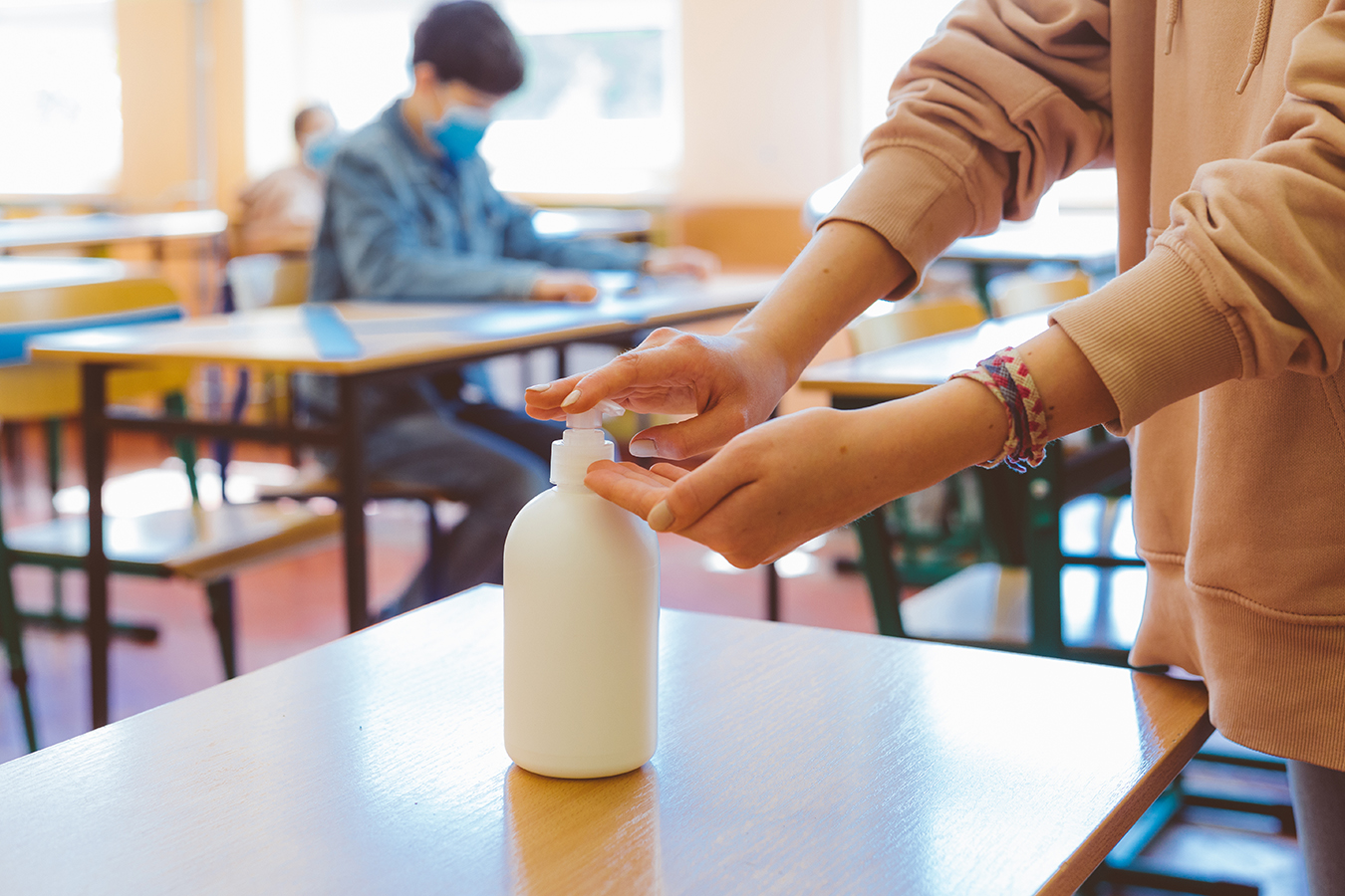 using-hand-sanitizer-in-the-classroom