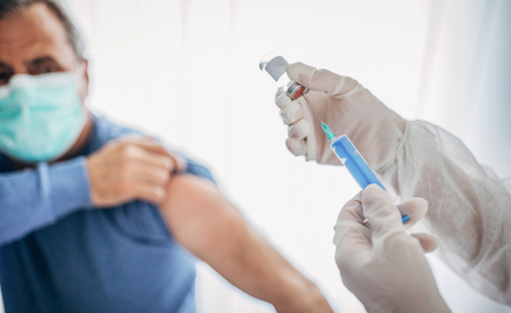 Processo de vacinação continua em idosos