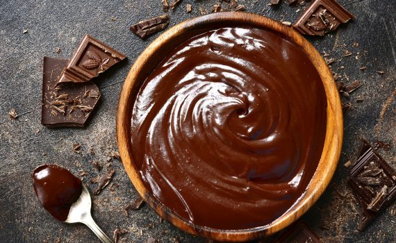 O chocolate amargo poderia afetar o nosso humor