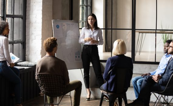 A proporção de mulheres que estudam Matemática, Ciência da Computação e Tecnologia diminui a cada ano na Espanha