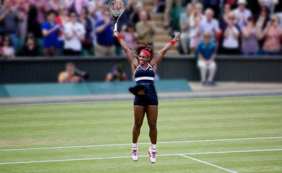 IA mostra a tenista Serena Williams contra sua própria versão mais jovem