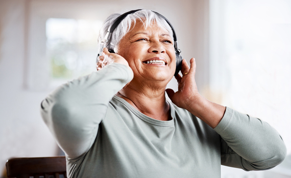 Vantagens de ouvir música para idosos