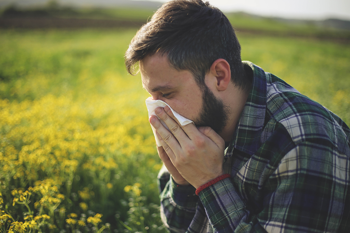 hipster-man-sneezing