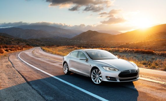 GM anuncia autos eléctricos para competir con Tesla Motors