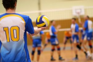 Características y factores de lesiones en jóvenes jugadores del voleibol