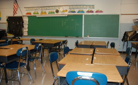 Justicia en California permite la dimisión de profesores de escuelas públicas