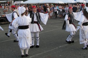 En Grecia, bailar hace bien al corazón