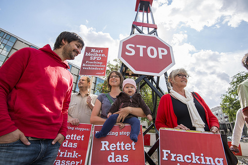 Australia: río en llamas por contaminación como consecuencia del fracking