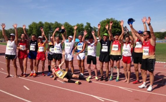 Dejó el cigarrillo y ganó medalla de oro de atletismo a los 95