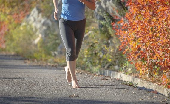 Correr descalzo evita lesiones, apunta estudio