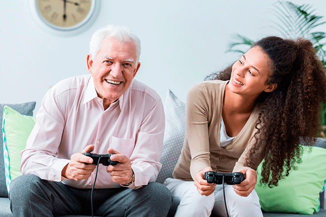 funiber-ancianos-videojuegos
