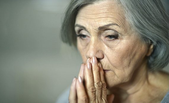 Tesis: Asociación entre la malnutrición y la depresión en mujeres mayores