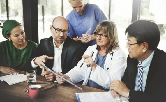 ¿Cuál es la mejor opción a la hora de gestionar un hospital?