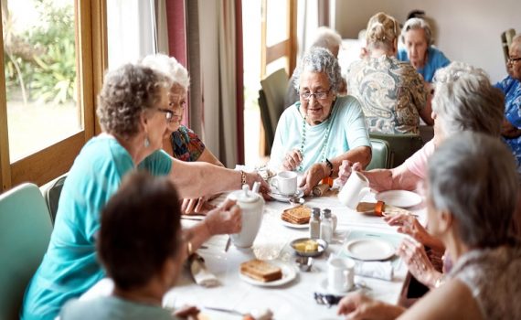 Relaciones sociales en centros residenciales