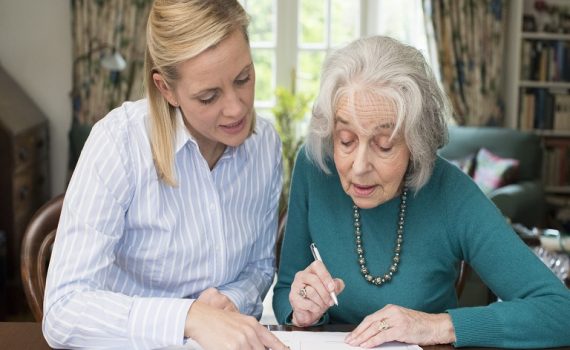 Talleres para impulsar derechos de personas adultas mayores