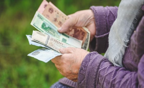 La situación económica afecta la edad