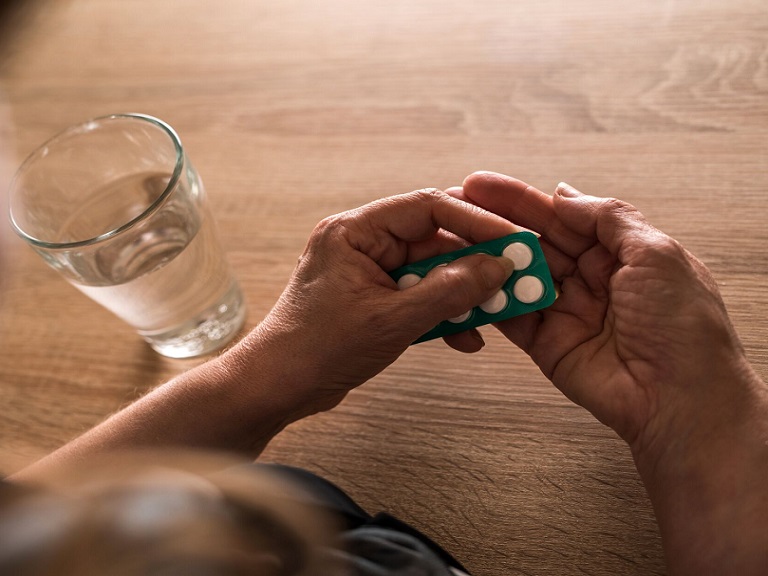 funiber-aspirinas Así lo determina el estudio Aspree, según el cual tomar diariamente este medicamento también aumenta las posibilidades de sufrir hemorragias y el riesgo de mortalidad