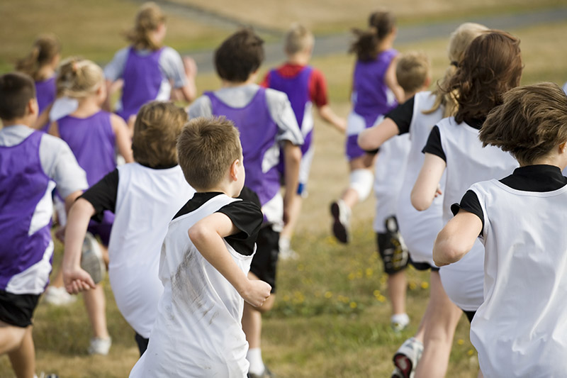 El deporte en la infancia puede traer beneficios para los huesos