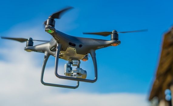 Desarrollan un dron con brazos articulados capaz de detectar fugas