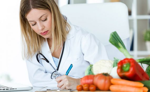 Expertos en nutrición cuestionan algunas dietas populares