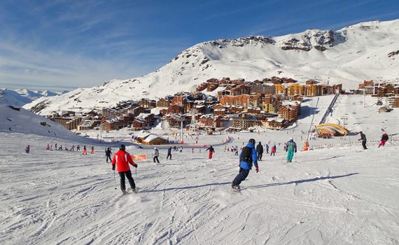 La temporada de esquí colabora para mantener la población rural activa